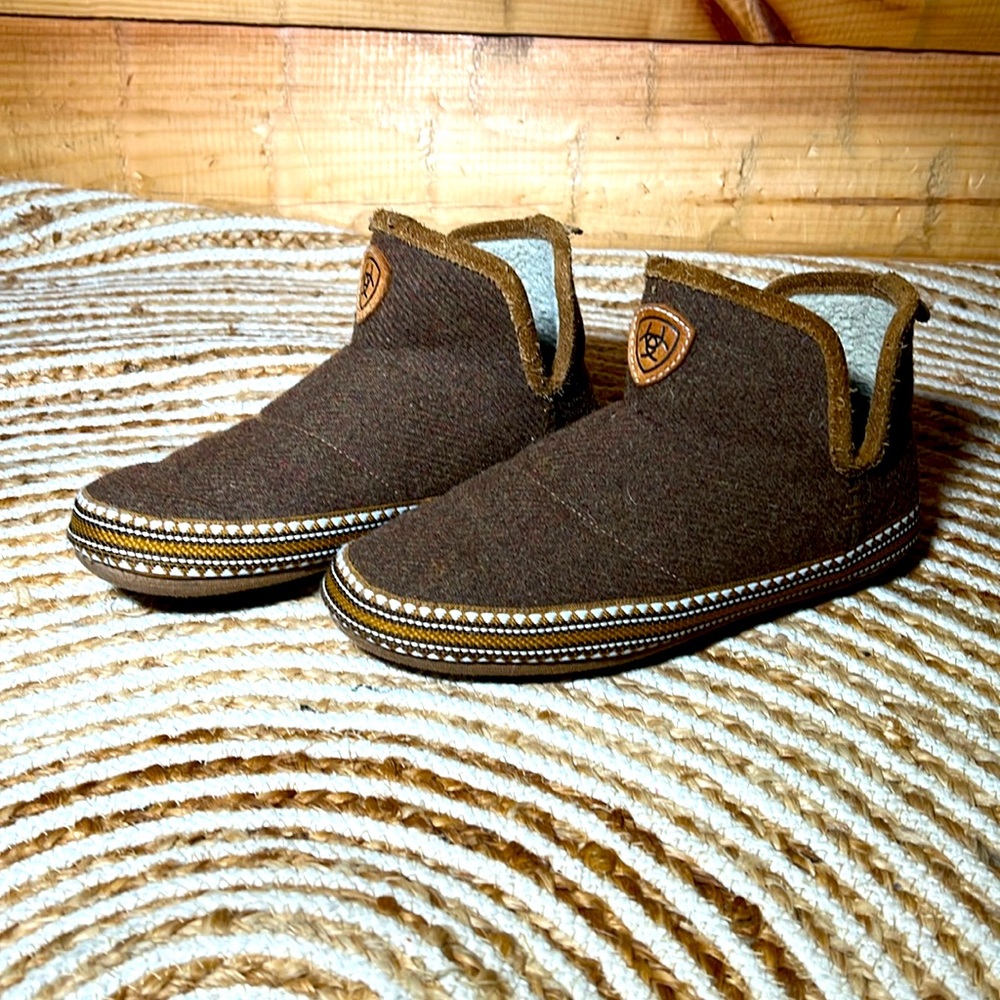 Wool Ariat Bootie Slipper Size 7.5-8